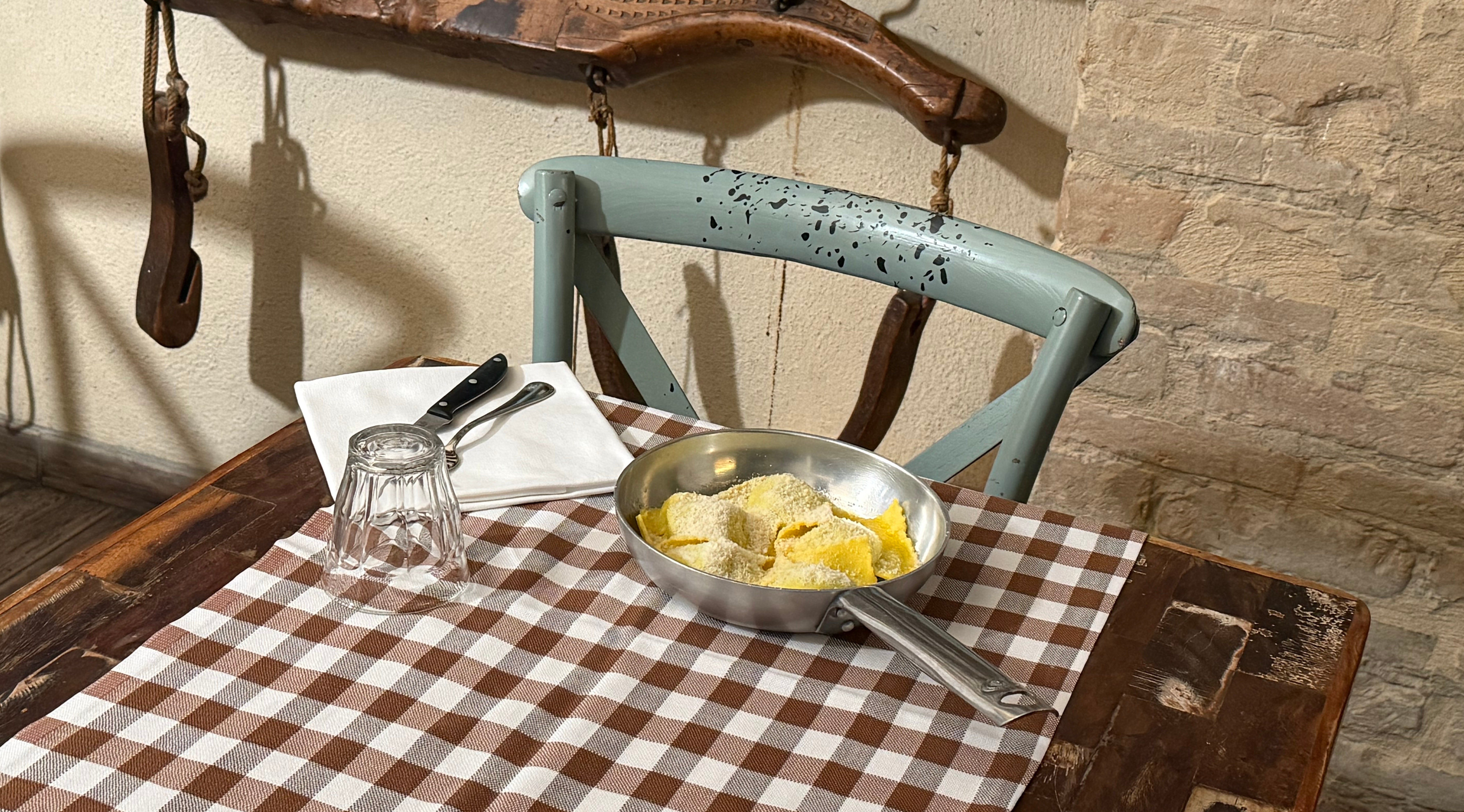 Osteria dei Servi - Tortelli alle erbette con burro e Parmigiano