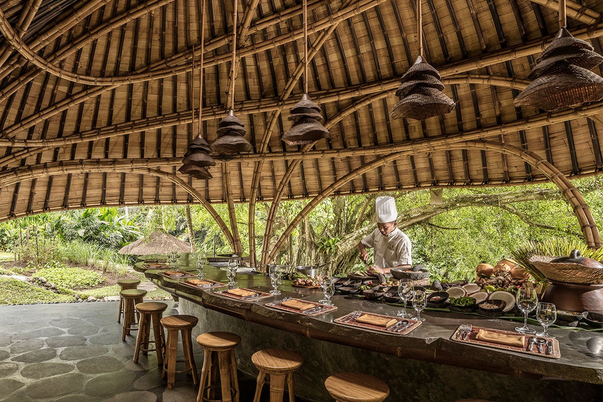 Four Seasons Bali bar