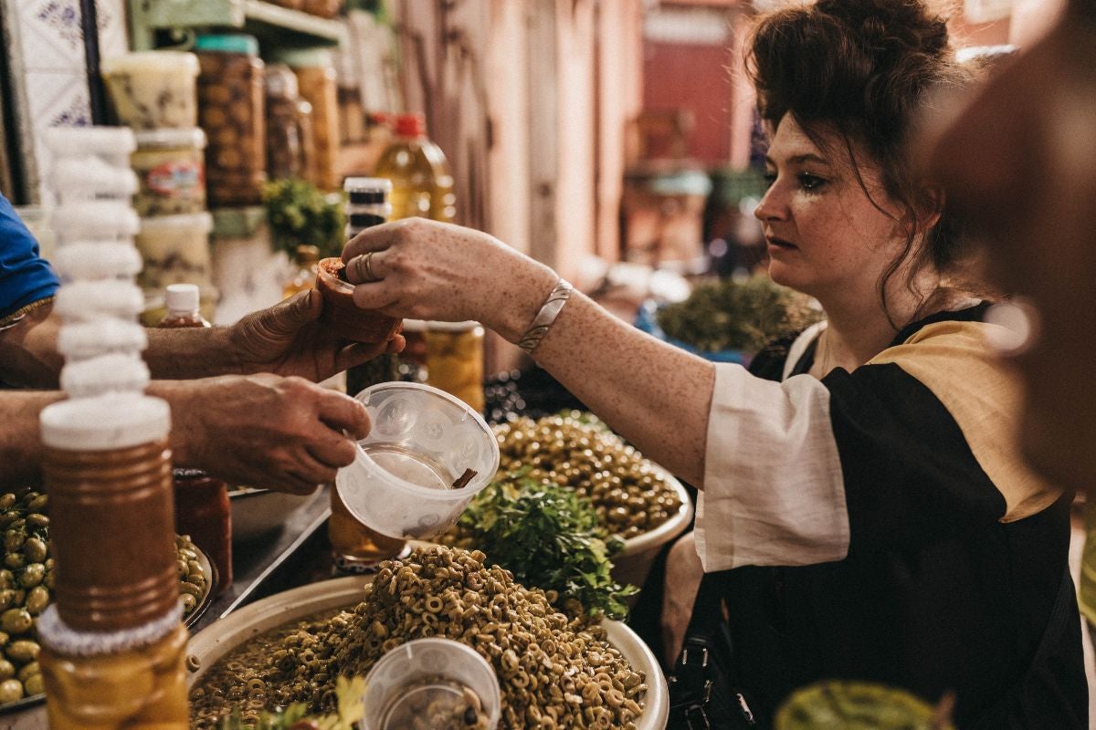 Caroline Schiff nel souk