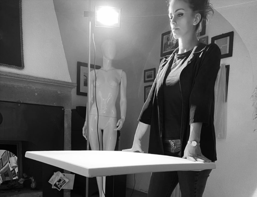 Contradiction: il servizio