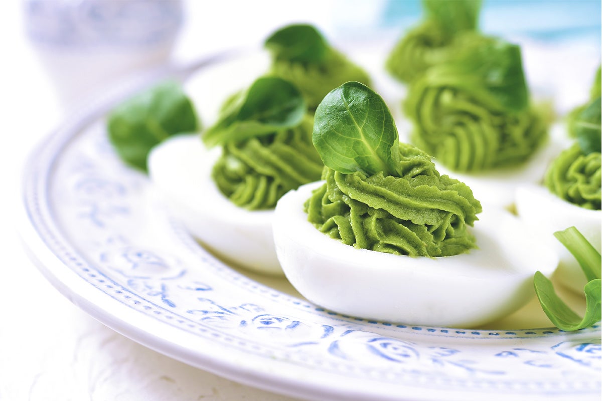 Uova sode ripiene di guacamole