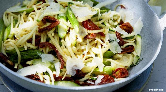 pomodori secchi nella insalate di pasta