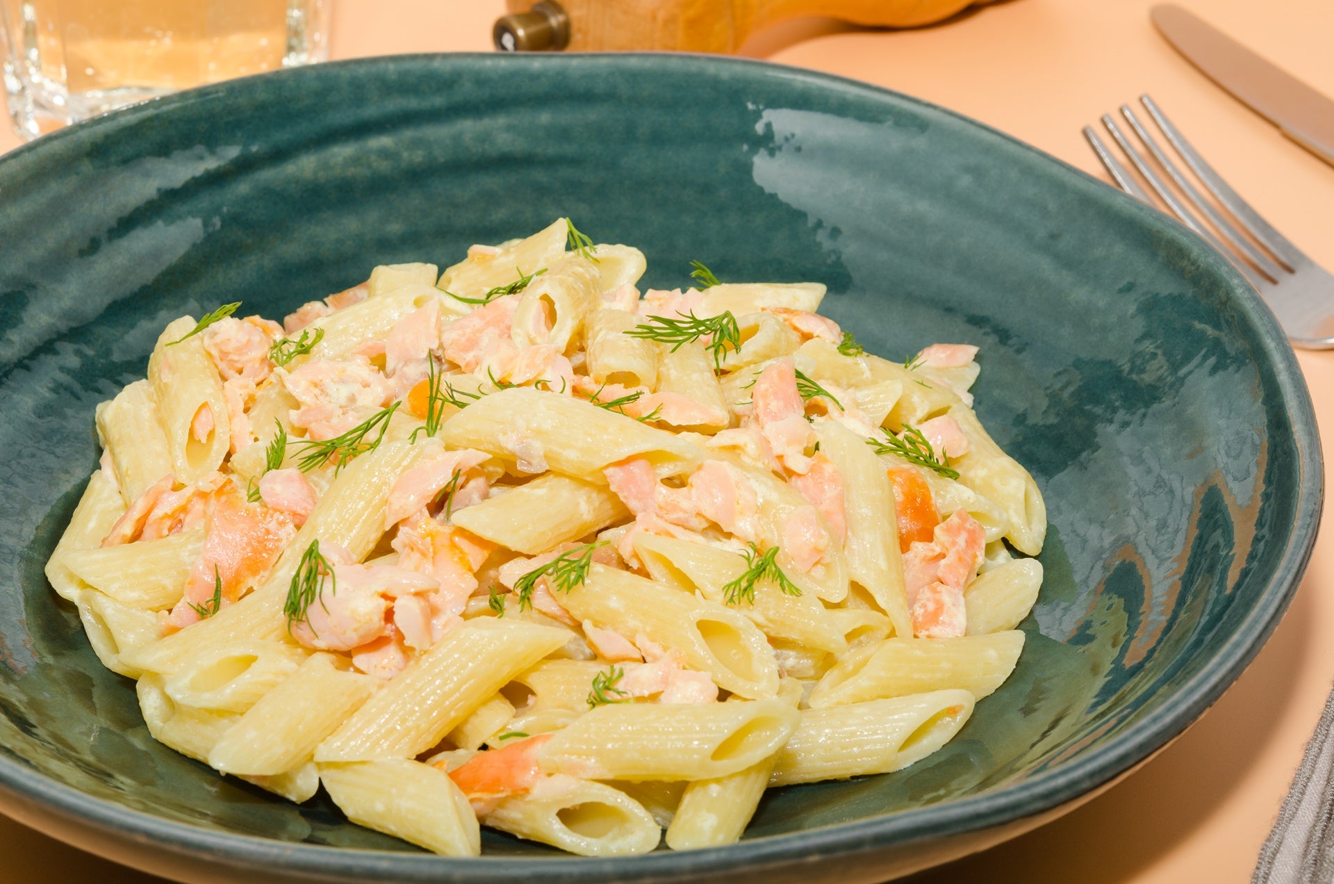 Penne con panna e salmone