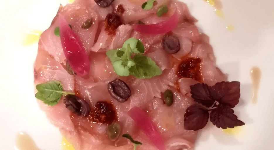 Carpaccio di ricciola alla pizzaiola