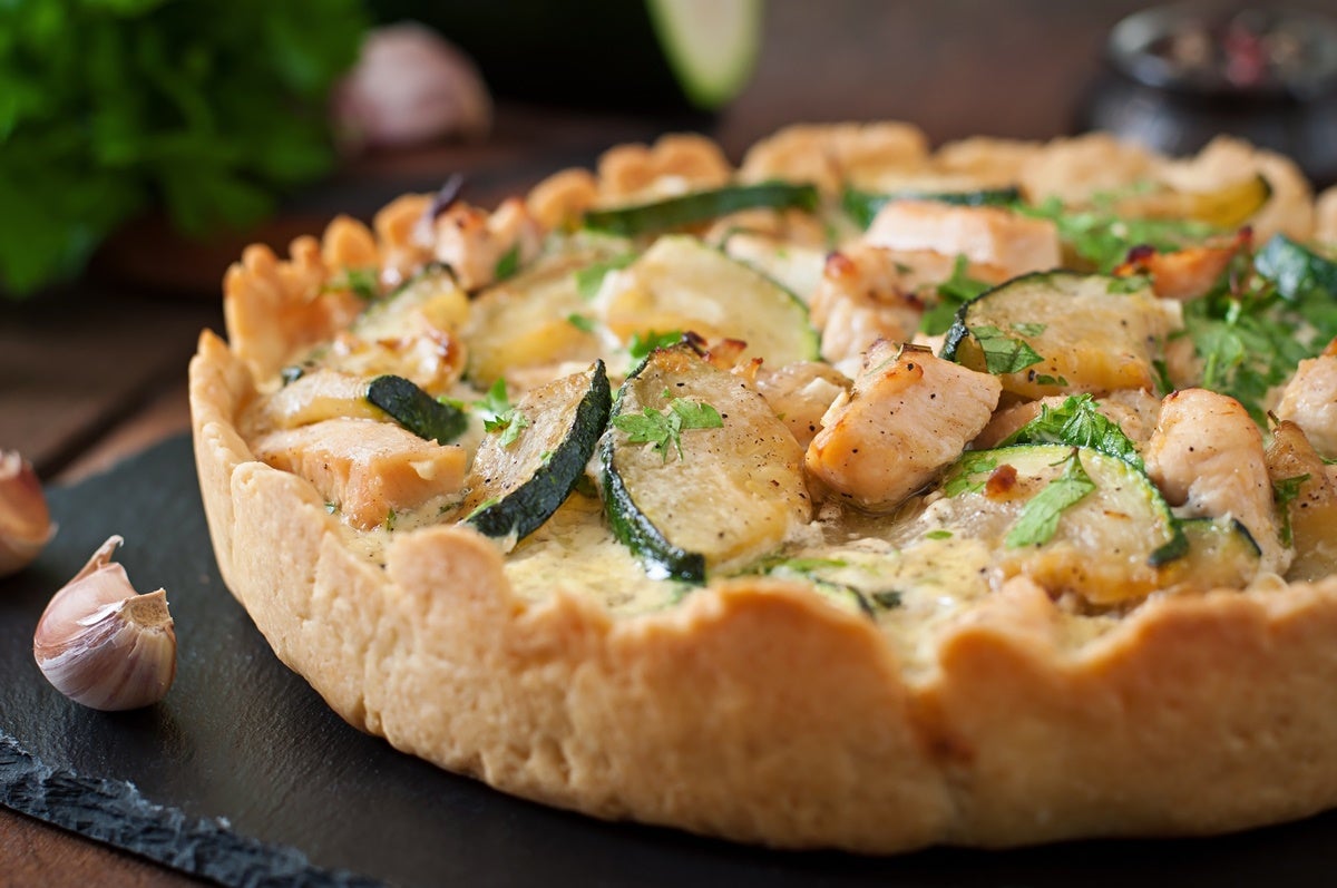 Torta salata zucchine e salmone senza uova