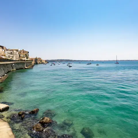 Scenario del ponte sul mare