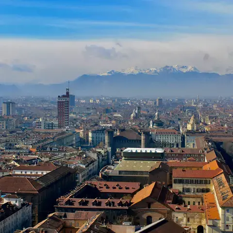 Vista aerea degli edifici della città durante il giorno
