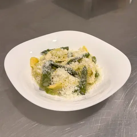 Tortelloni agli asparagi