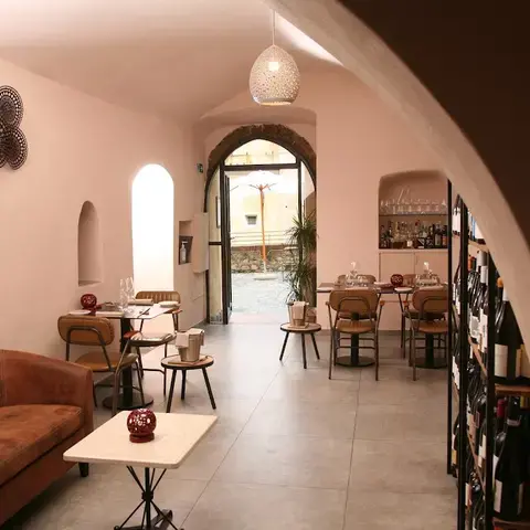 A Grillo Restaurant &amp; Wine