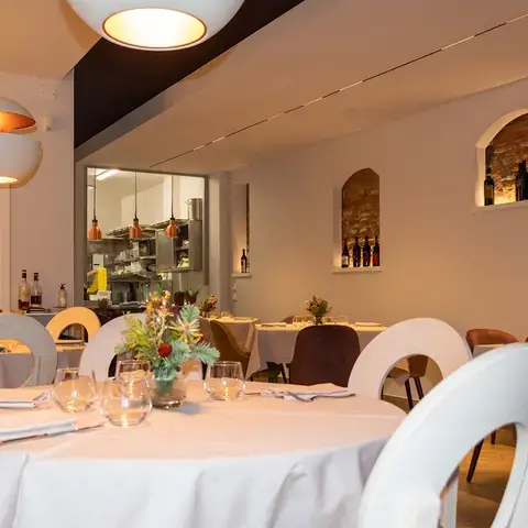 Capperi Restaurant &amp; Lounge