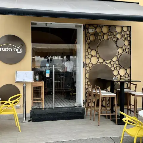 Crudo Bar