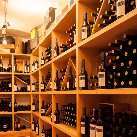 Elliot Osteria e Dormire in Collina