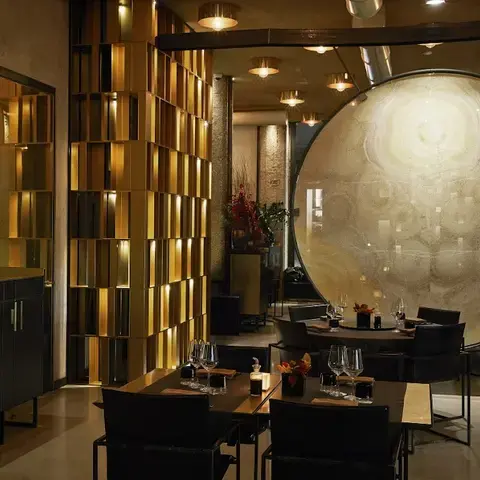 Gong Oriental Attitude