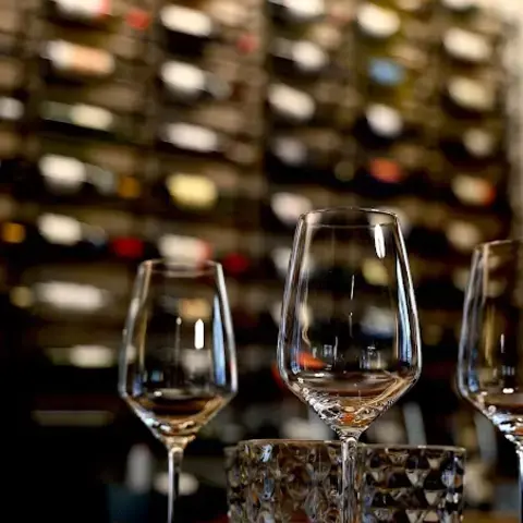 LUOGO DIVINO wine bistrot