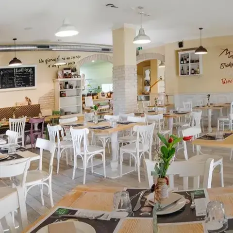 Mater di Amalia Costantini