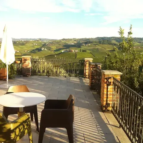 Palas Cerequio Barolo Cru Resort