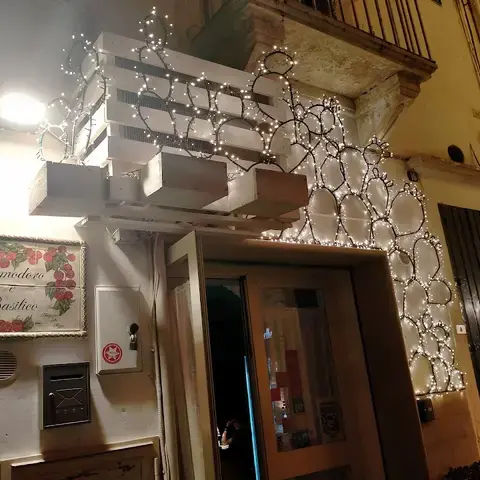 Pizzeria Tomato and Basil