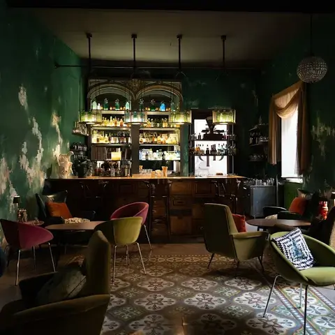 QB - Food Lab and Spirits