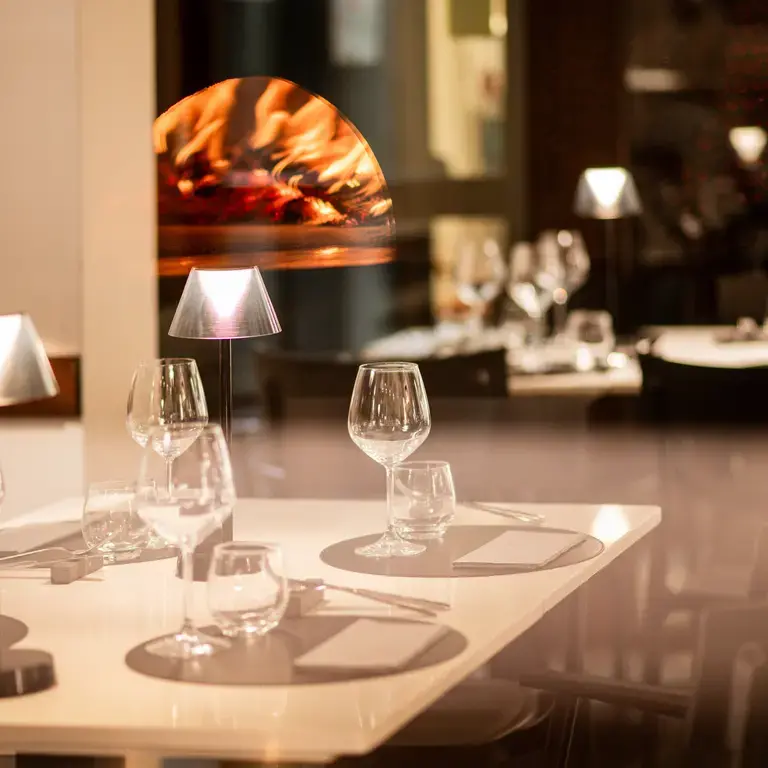 La Notizia 94_tavolo