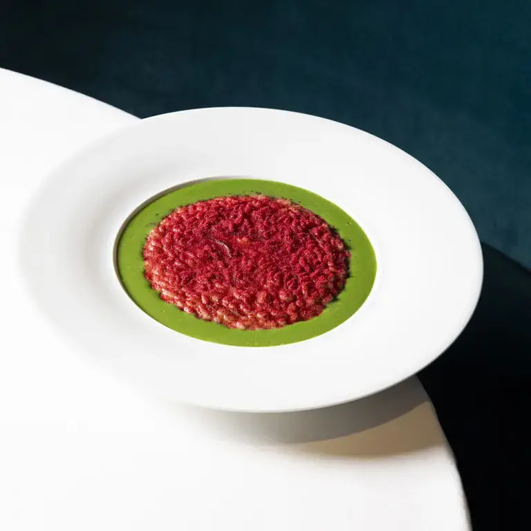 Seta by Antonio Guida guida risotto con lampone e crema di erbe