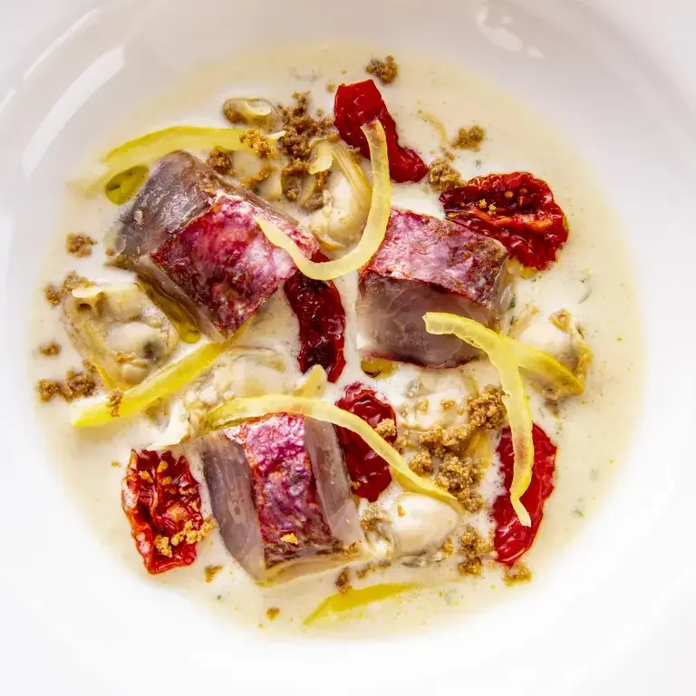 Signum_Triglia zuppetta di mandorle vongole limone e bottarga