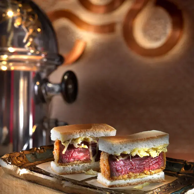 Condivedere katsu sando