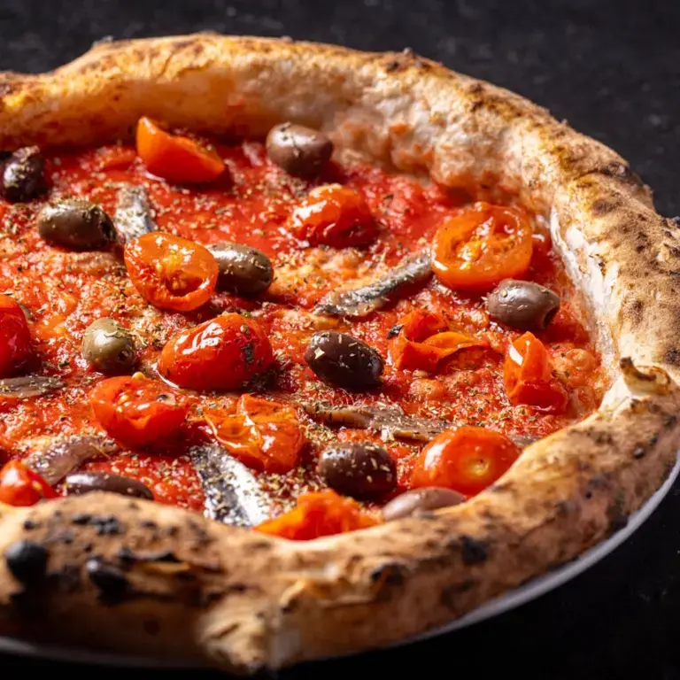 La pizza &quot;diversamente napoletana&quot; di Salvatore Lioniello: la Marinara dei signori