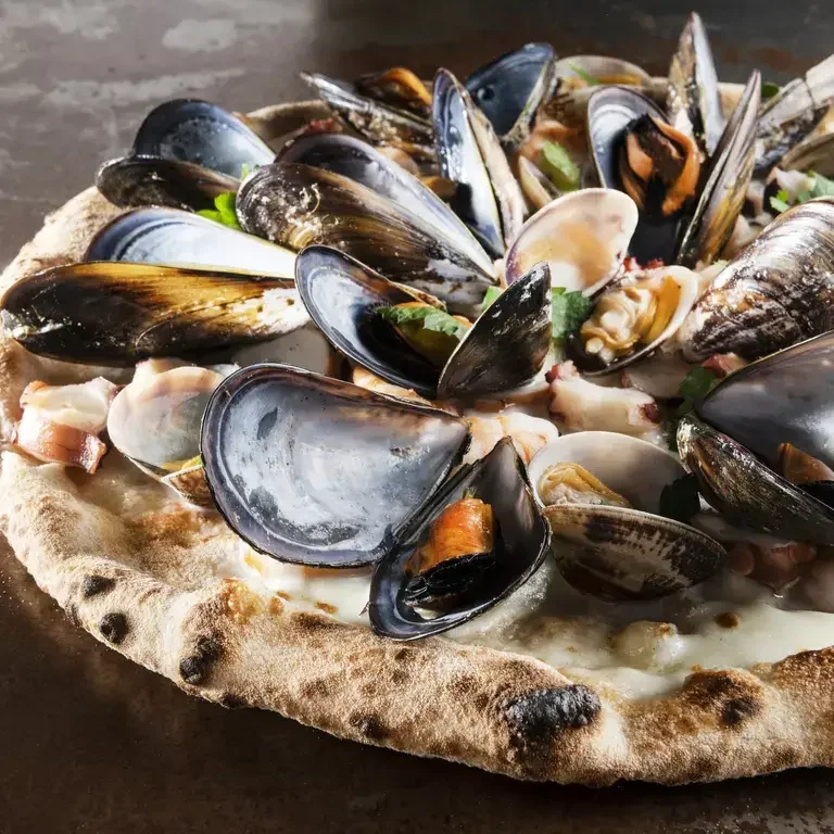 La pizza ai frutti di Mare de La Grotta Azzurra