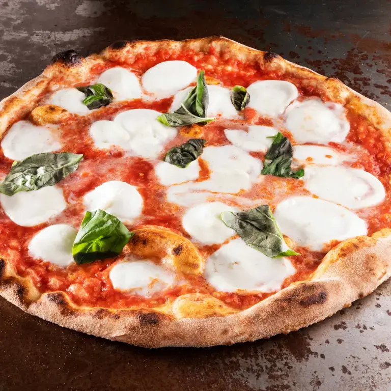 La pizza regina margherita de La Grotta Azzurra