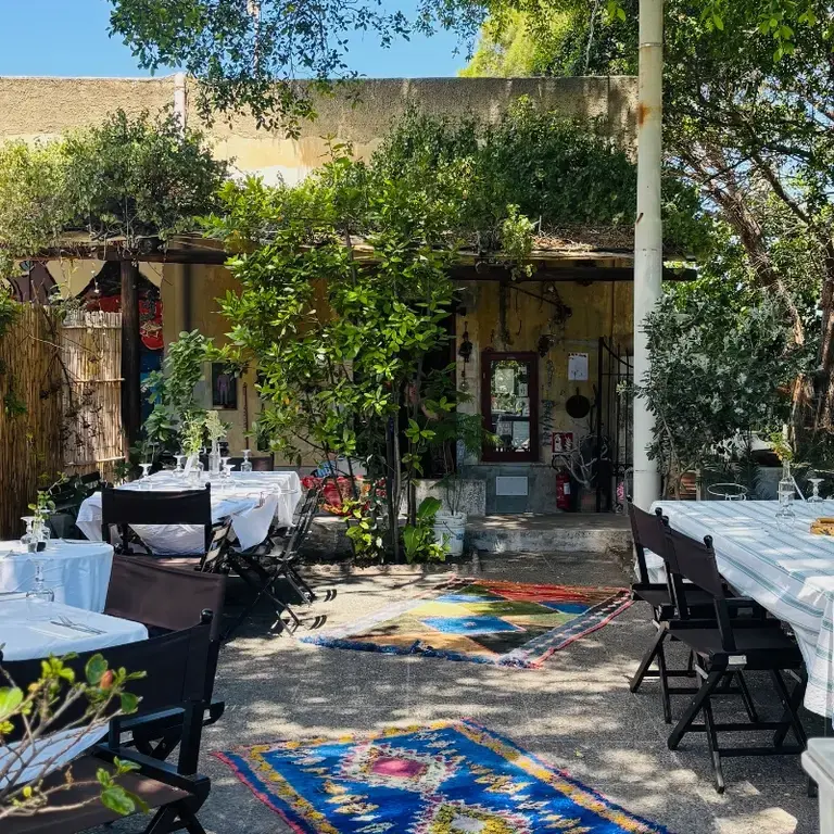 28 Posti in Libreria a Stromboli