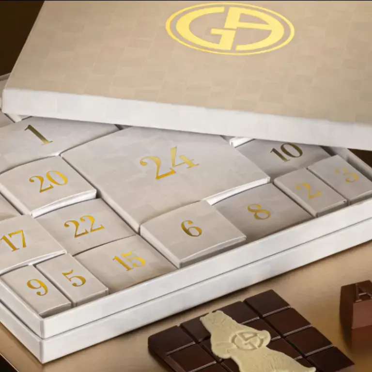 Calendario dell'Avvento 2025 Armani/Dolci