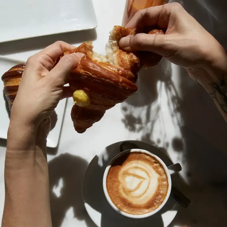 Colazione vegana a Milano - Cappuccio e brioche - Nepà