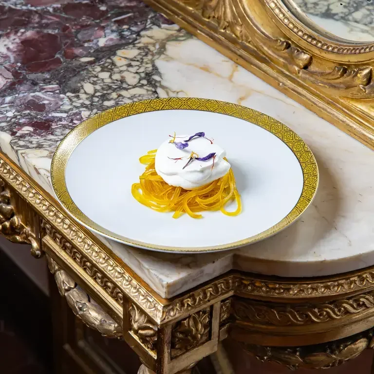 Chitarra di zafferano, mandorla e mazzancolla