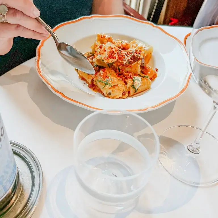 Paccheri al branzino tavolo - Langosteria