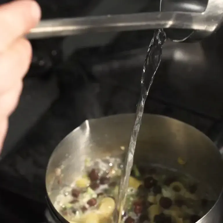 Pasta mista con ceci delle Murge e calamaretti - cottura pasta