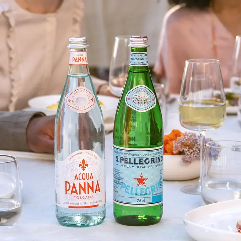 come abbinare acqua, cibo e vino