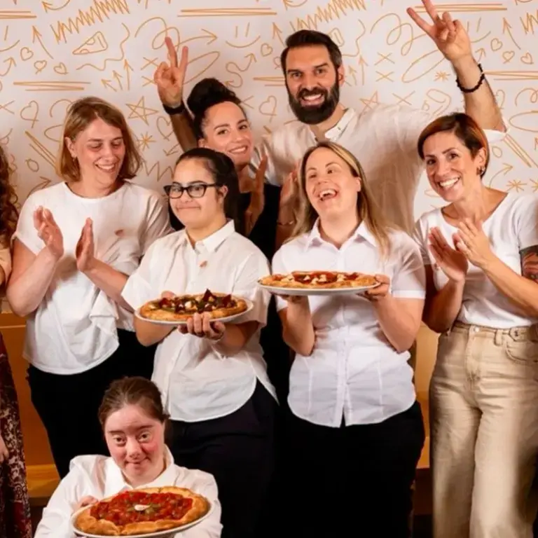 Lo staff della pizzeria Pit'sa