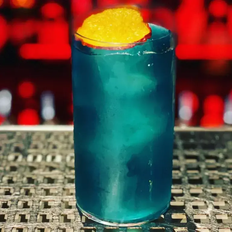 Komblucha cocktail a base di gin