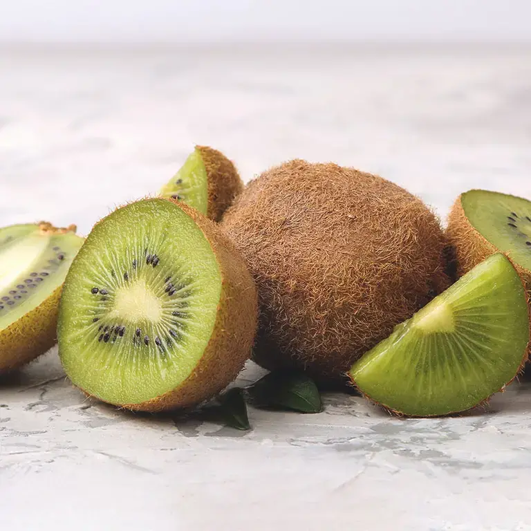 come tagliare un kiwi