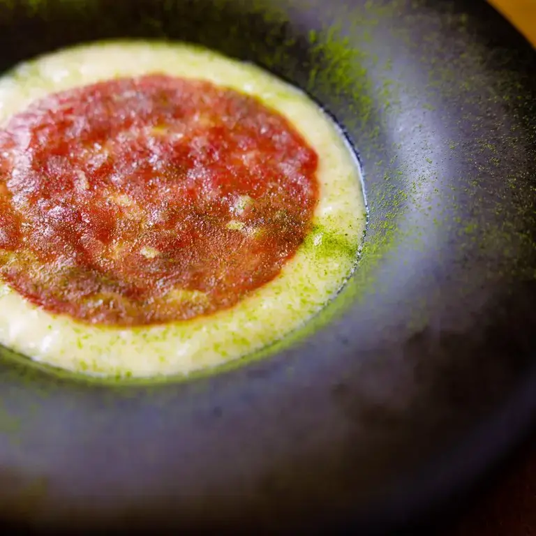 Risotto affumicato, battuto di pecora e polvere di alloro