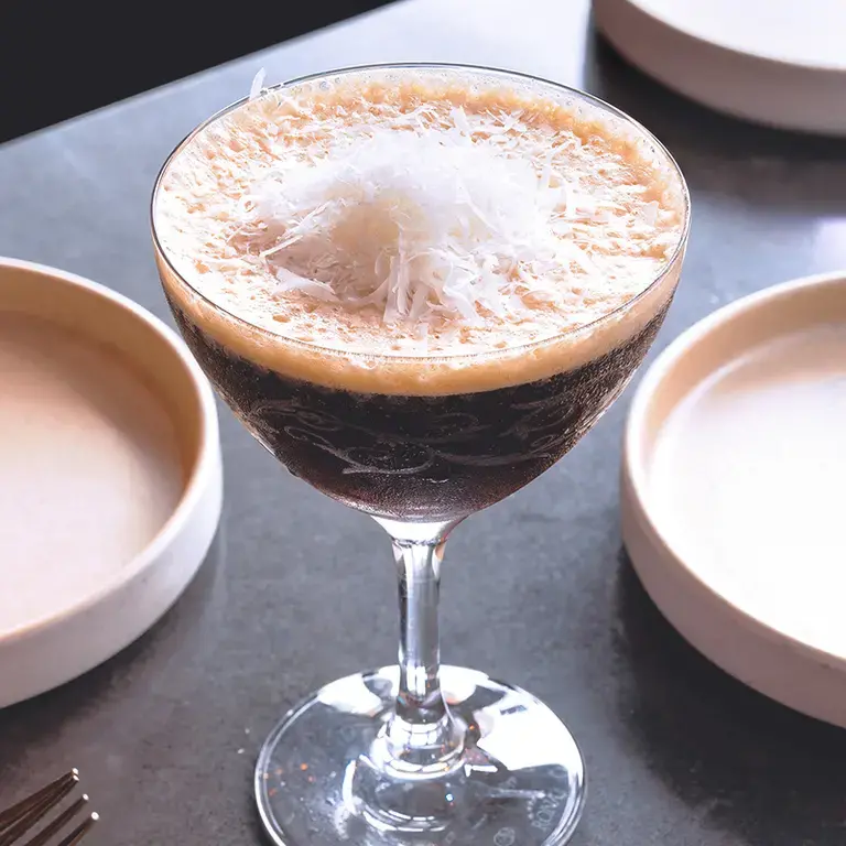 café con queso cocktail