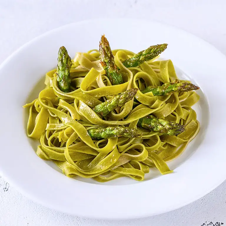 tagliatelle con asparagi