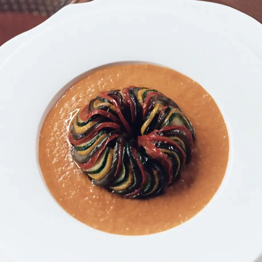 Millefoglie di verdure estive con salsa piperade dello chef Alessandro Billi