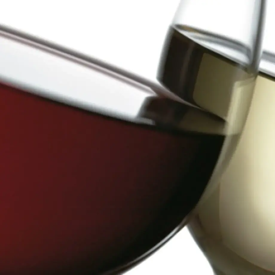 Come abbinare l'acqua con il vino