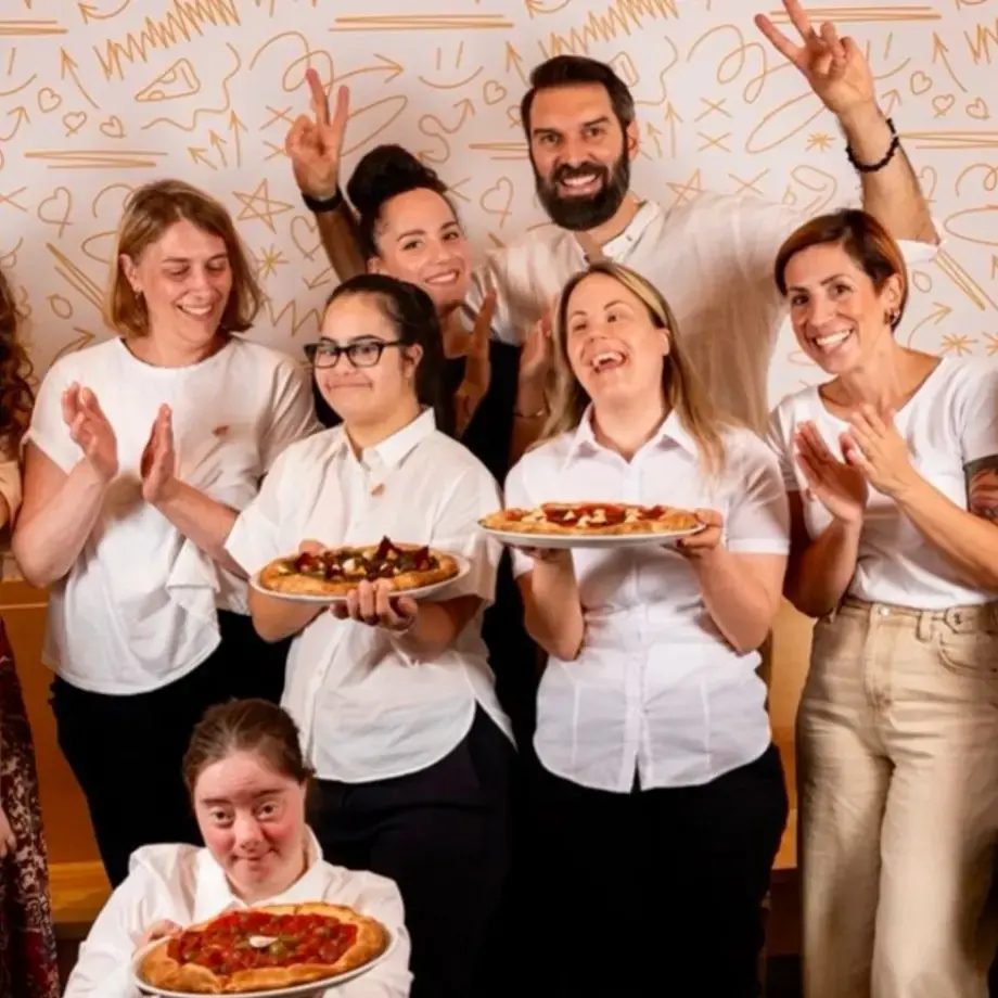 Lo staff della pizzeria Pit'sa