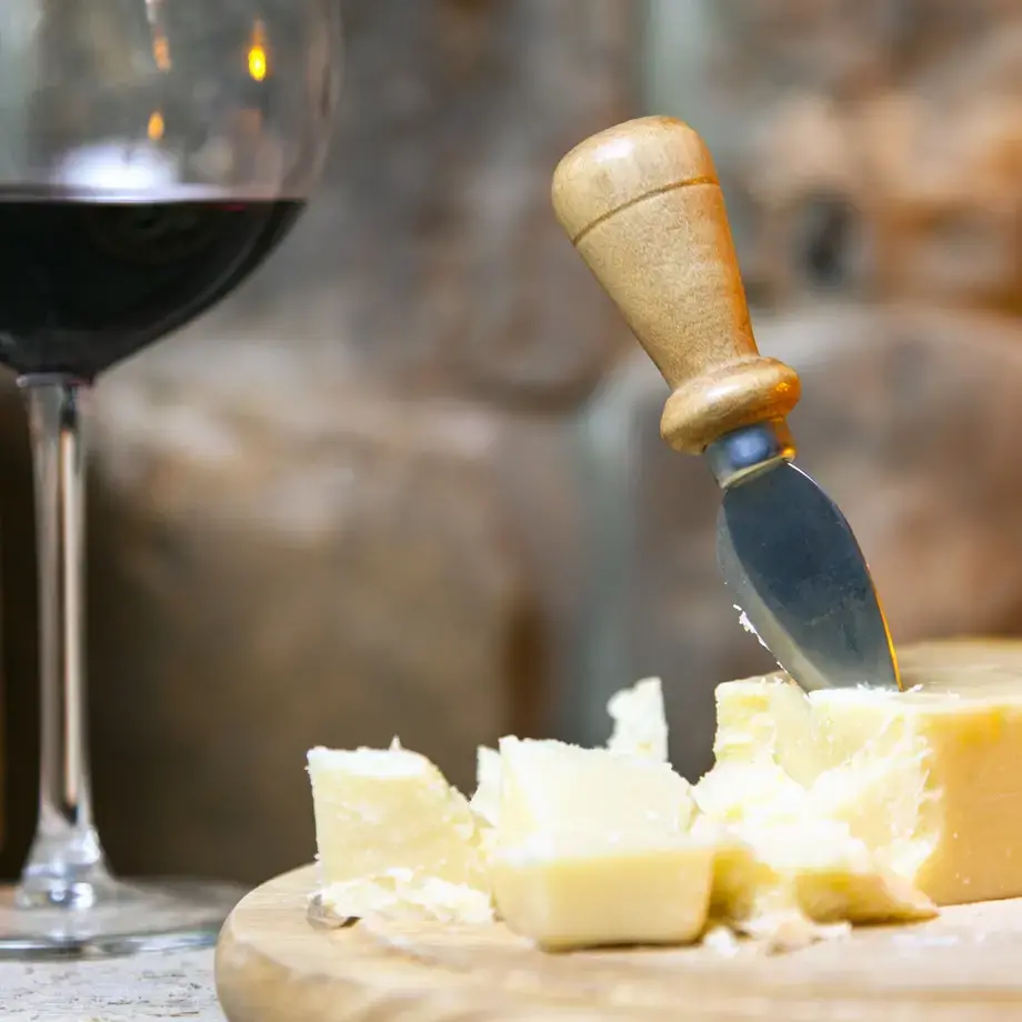 vino rosso e parmigiano reggiano