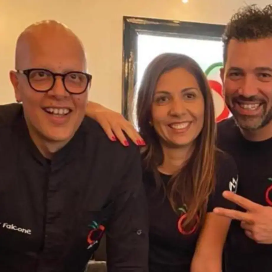 Roger Falcone e i soci della pizzeria Il Pomodorino
