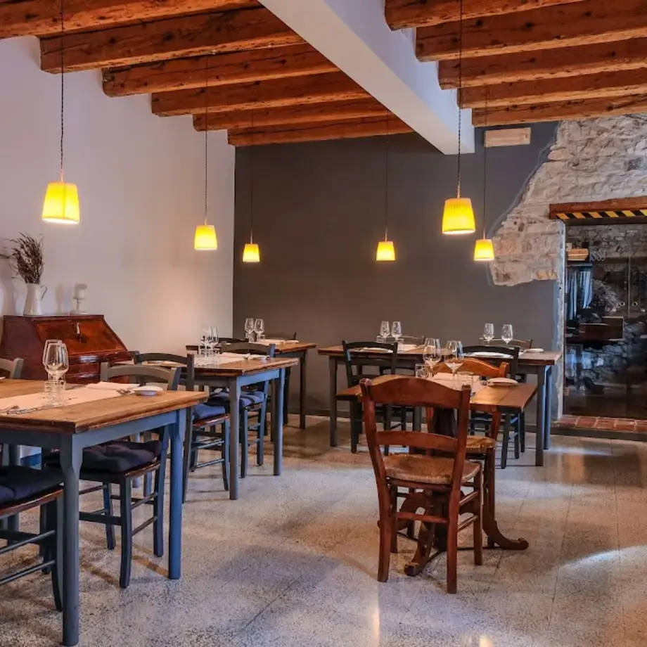 1883 Restaurant &amp; Rooms