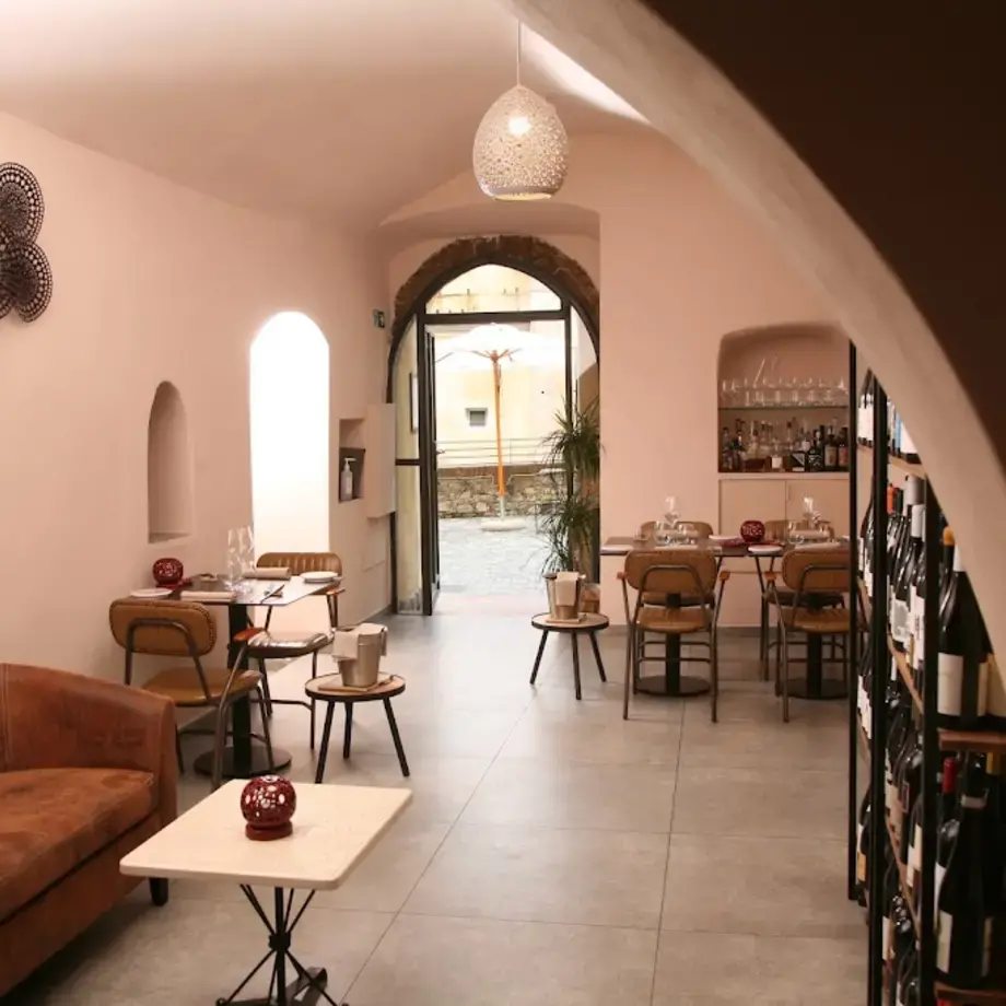 A Grillo Restaurant &amp; Wine