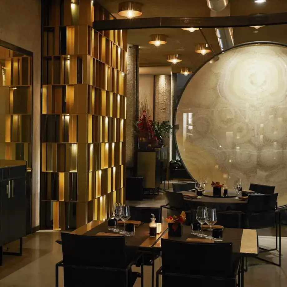 Gong Oriental Attitude